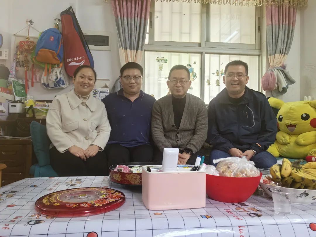 迎春送溫暖 關(guān)懷顯真情——公司開展春節(jié)骨干家訪慰問活動(dòng)